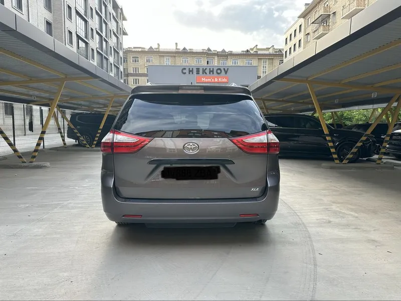 Toyota Sienna 2018 Срочная продажа — фото 7