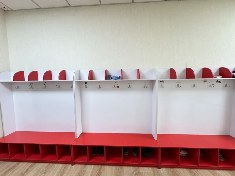 Bog‘cha uchun bolalar shkaflari, yaxshi holatda 6 Bog‘cha uchun bolalar shkaflari, yaxshi holatda 6
