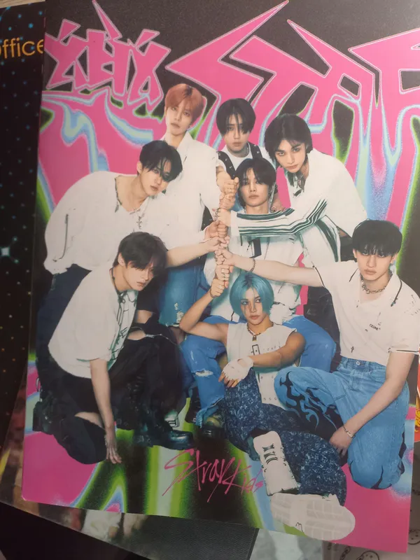 Журнал STRAY KIDS 1 Журнал STRAY KIDS 1