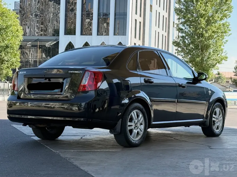 Продается автомобиль Chevrolet Lacetti 1 позиция (MT) 2 Продается автомобиль Chevrolet Lacetti 1 позиция (MT) 2