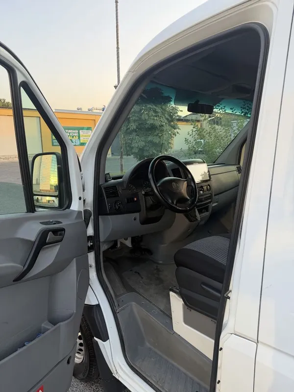 Mersedes benz sprinter 8