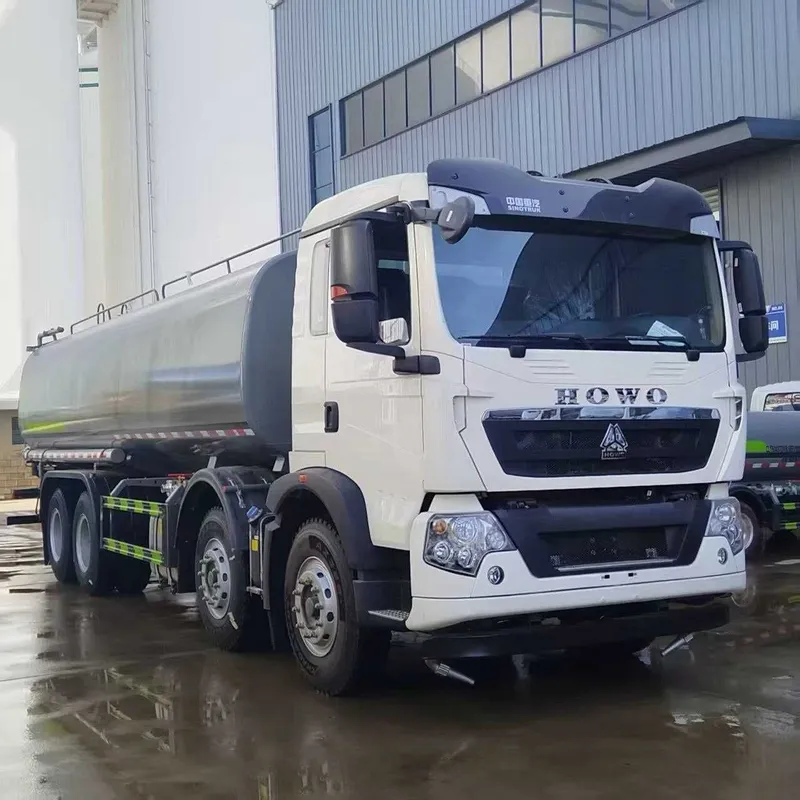 Howo 8x4 30000L Yangi Vodovoz Водовоз (поливомоечная машина)