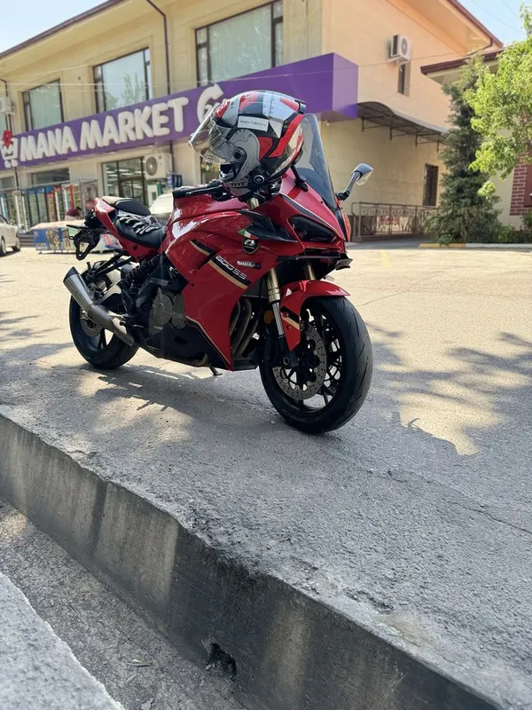 QJ Moto 600 SS. 1