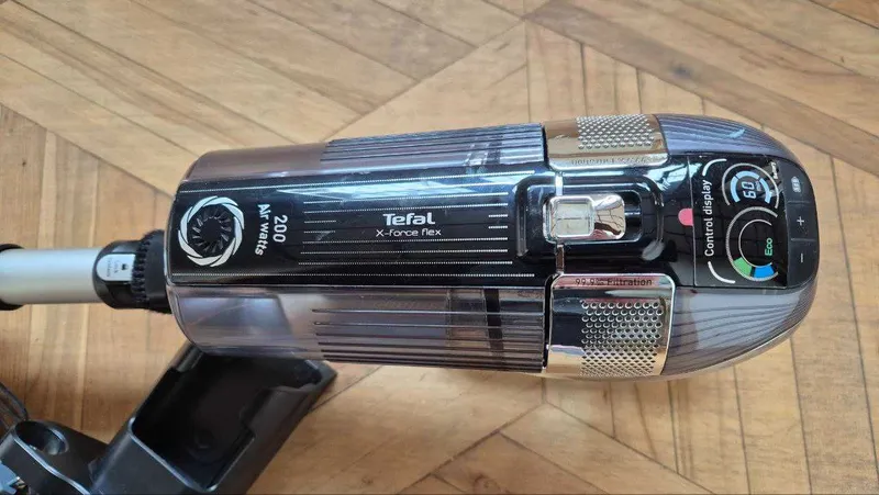 Беспроводной вертикальный пылесос Tefal X-Force Flex 200 аэроватт. — фото 2