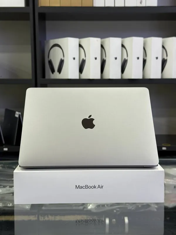 MacBook Air m1 8/256 1