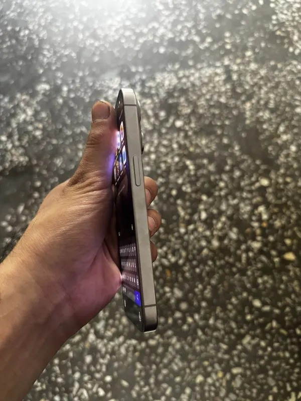 Iphone 15pro yomkst 86 kha region 745sikl 128gb karobka bor ideal — фото 2