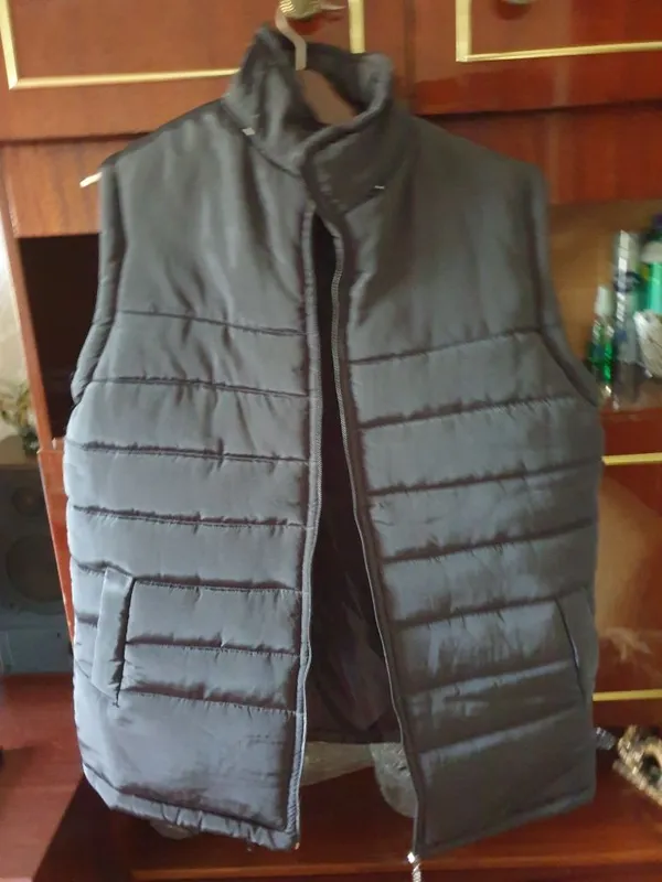 Продается безрукавка. 1