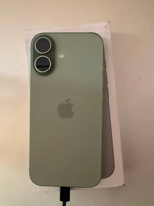 I Phone 17 sotiladi 12 marta zaryadka qilingan