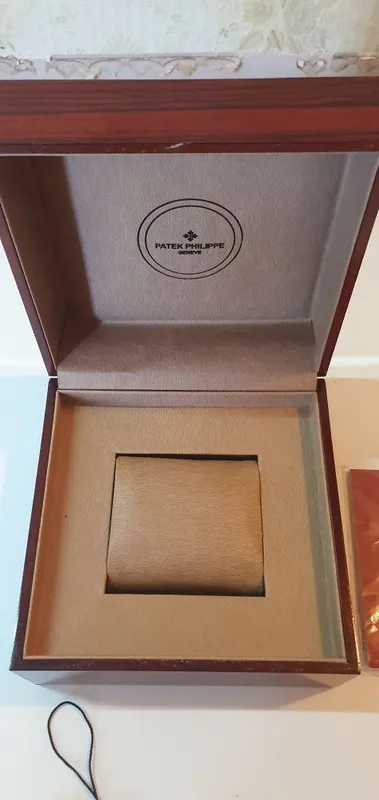 Коробка от часов PATEK PHILIPPE 7 Коробка от часов PATEK PHILIPPE 7