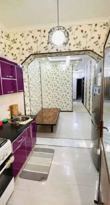 5 каватли домнинг 1чи каватида 3хонали квартира арендага берилади — фото 1