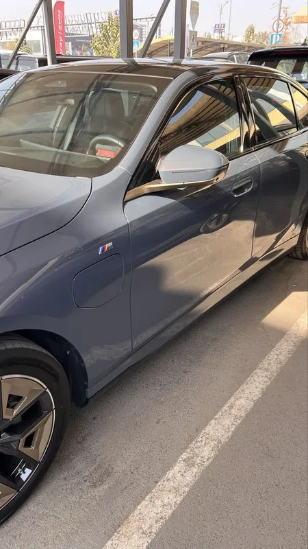 BMW i5 35L srochniy sotiladi 4 BMW i5 35L srochniy sotiladi 4