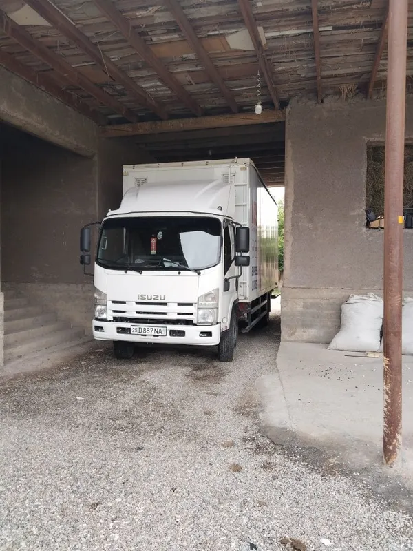 Isuzu sotiladi hammasi zavatiskoy senji 2013 yil ishlap chiqarilgan... 4 Isuzu sotiladi hammasi zavatiskoy senji 2013 yil ishlap chiqarilgan... 4