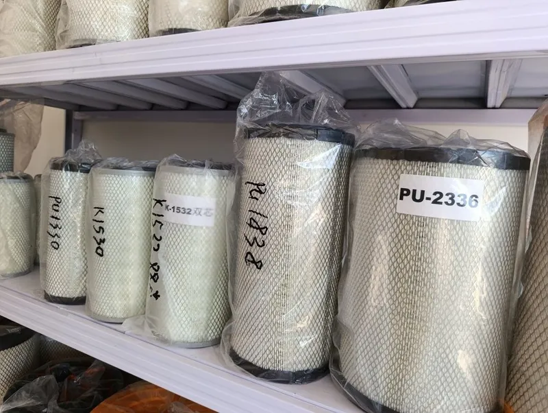 Yuk mashinalari uchun havo filtrlari sotilad. 6 Yuk mashinalari uchun havo filtrlari sotilad. 6