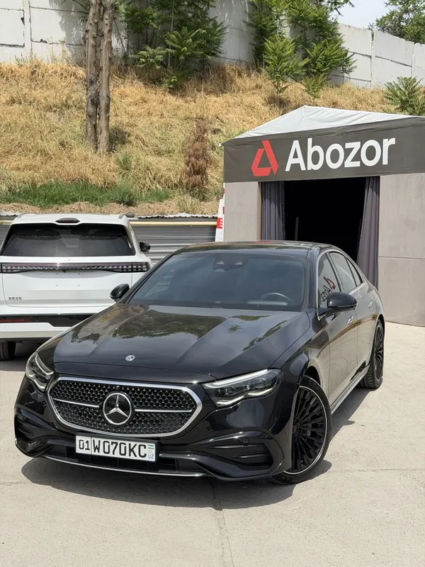 Mercedes-Benz W214 e300