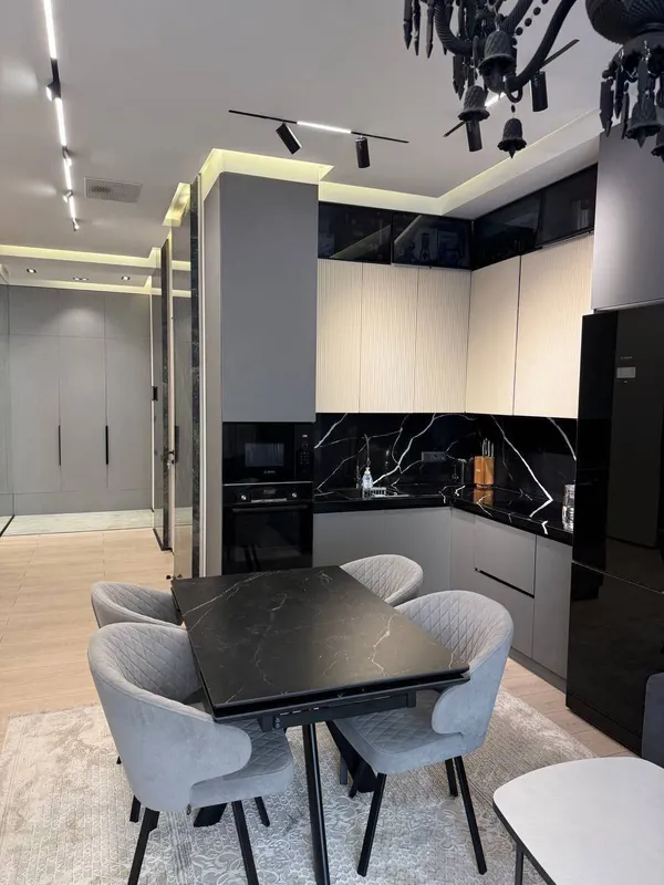 Сдается квартира  2/5/18 Московские высотки  150м² 3