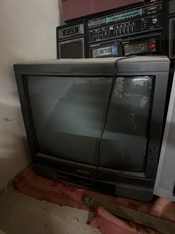 eski. televizor 2