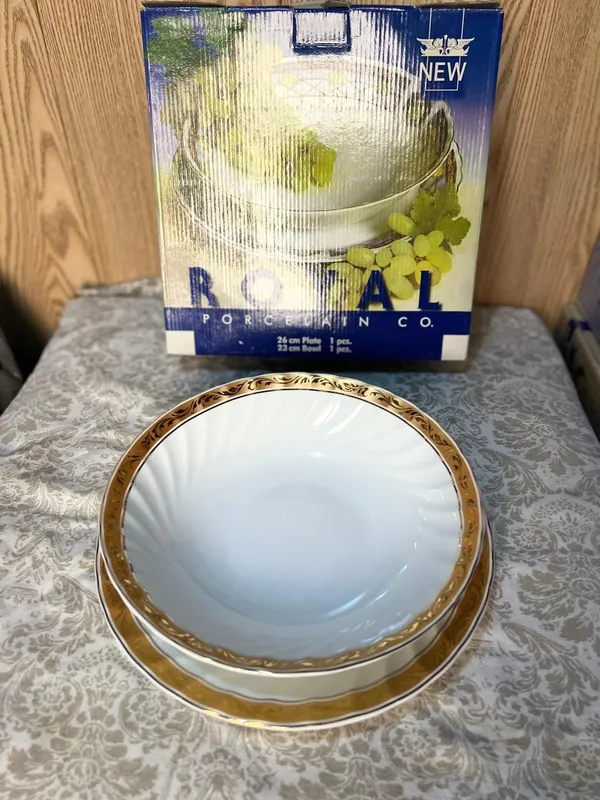 Фарфоровые тарелки Royal Porcelain