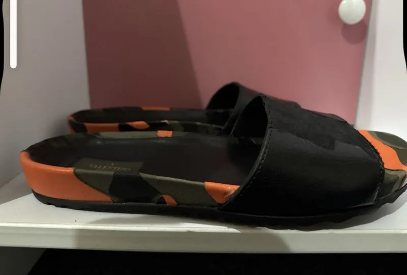 Срочно продам шлепки Valentino — фото 2
