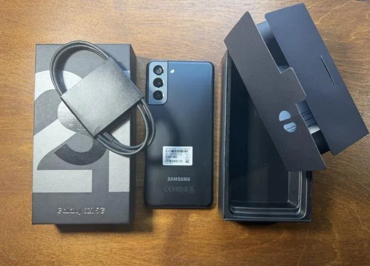 Samsung S21 8/256 3