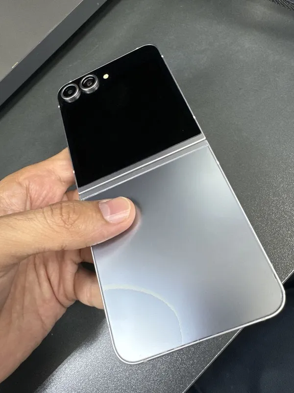 Samsung galaxy Z Flip 6 — фото 1