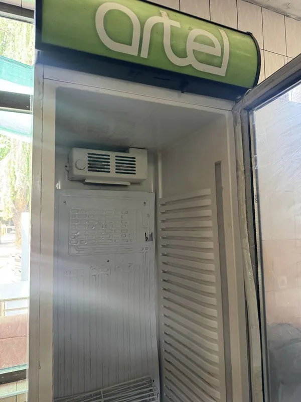 Artel vitrina holodelnik srochna sotiladi 1 Artel vitrina holodelnik srochna sotiladi 1