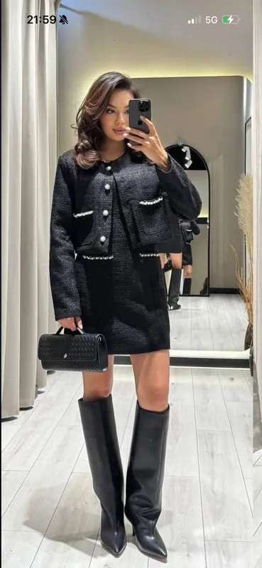 Ayollar uchun ikki qismli kiyim Ayollar uchun ikki qismli kiyim