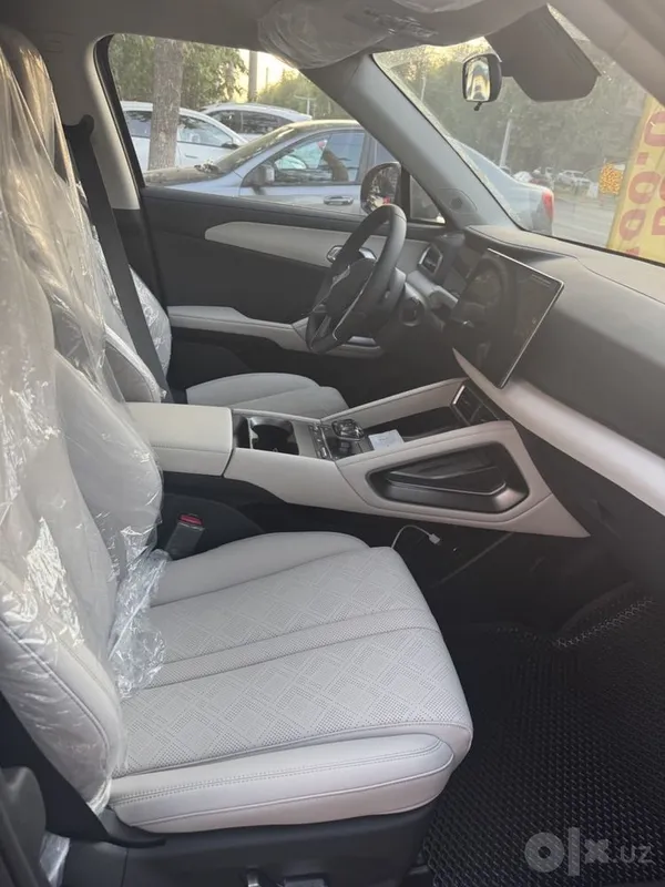 Посуточная аренда BYD YUAN UP EV 401 KM 3 Посуточная аренда BYD YUAN UP EV 401 KM 3