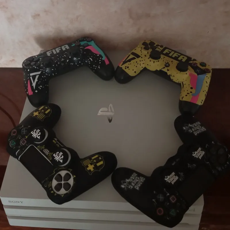 Playstation 4 pro — фото 1
