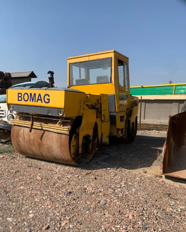 Bomag 10 tonnalik tuproq katogi sotiladi 2 Bomag 10 tonnalik tuproq katogi sotiladi 2