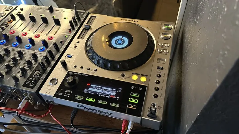 Продам Dj оборудования, Pioneer Cdj 850 2x и микшер Allen Heath 42 — фото 3