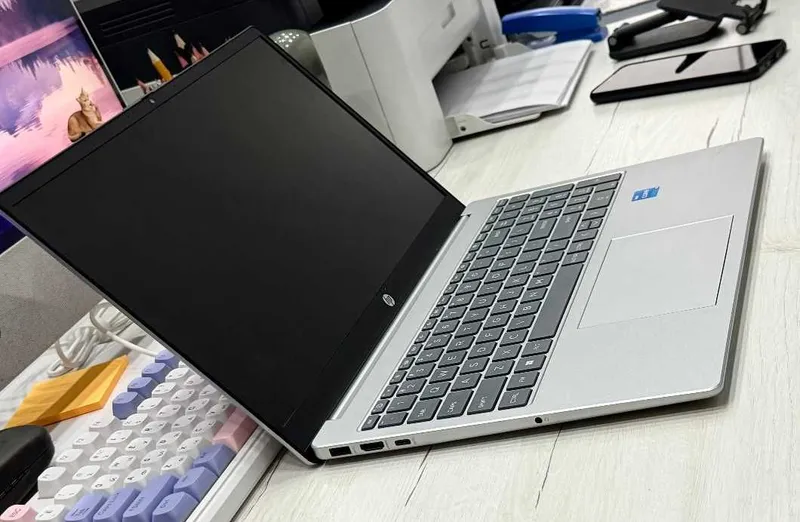 Ноутбук HP Laptop 15-Core i5 Noutbook xolati yangi 2