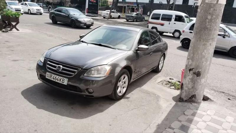 Nissan Altima 2004 год 1