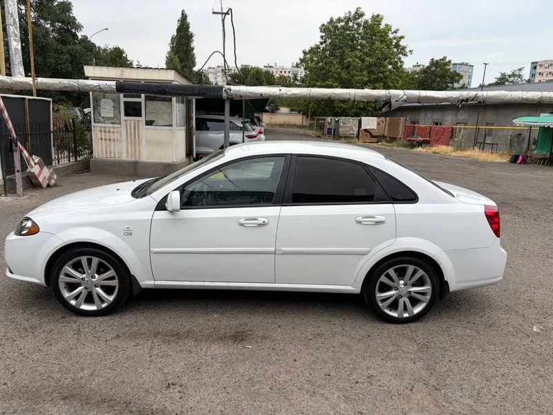 Gentra 1.5 mexanika 2022 yil 120000 yurgan Gentra 1.5 mexanika 2022 yil 120000 yurgan