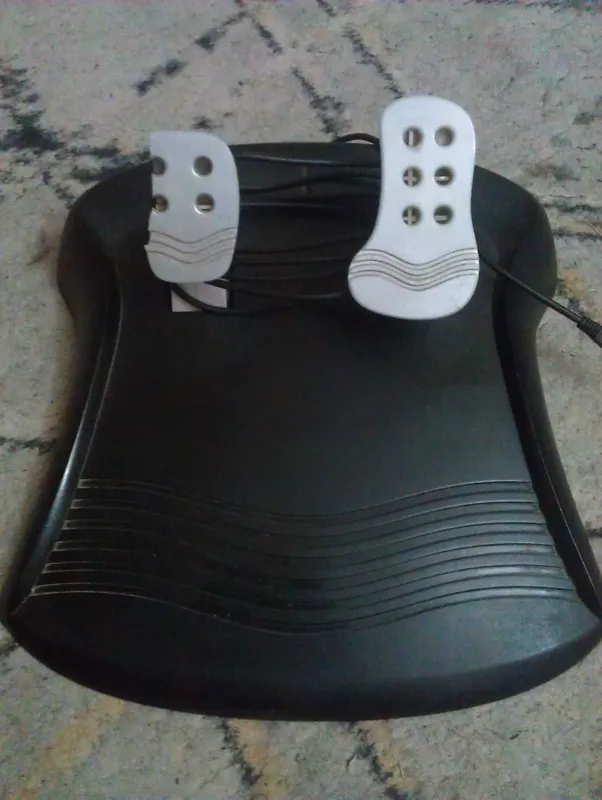 Kompyuter uchun pedalli o‘yin rul'i Genius Speed Wheel 3 4 Kompyuter uchun pedalli o‘yin rul'i Genius Speed Wheel 3 4