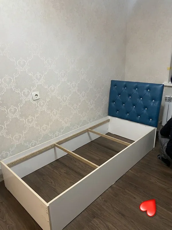 Красный и синий цвета, отдам от 150 тысяч 2