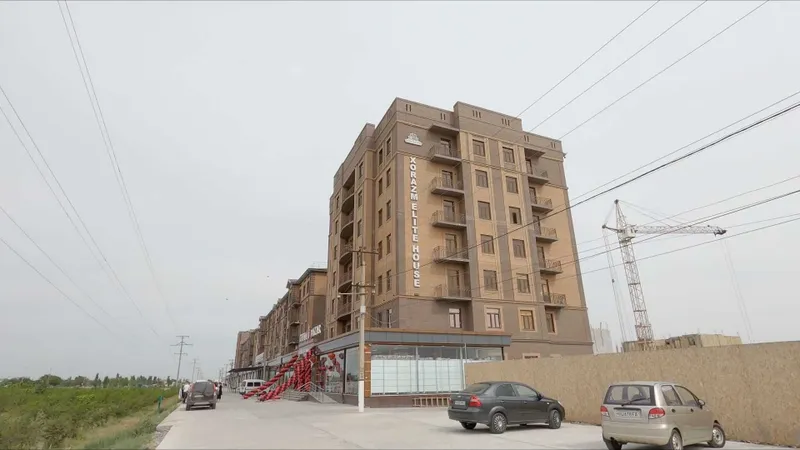 В новостройке на 7 этаже продаётся 2-комнатная 62 м2 коробка 1