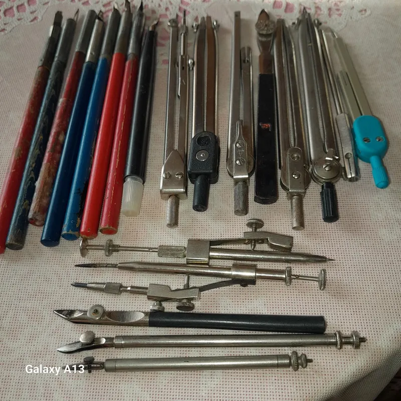 Продам чертежные принадлежности 1 Продам чертежные принадлежности 1
