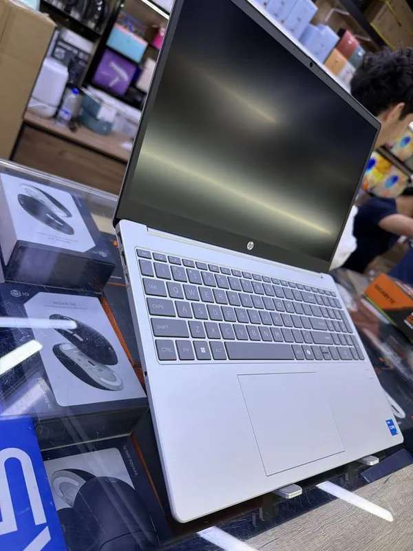 hp laptop amd r5 — фото 1