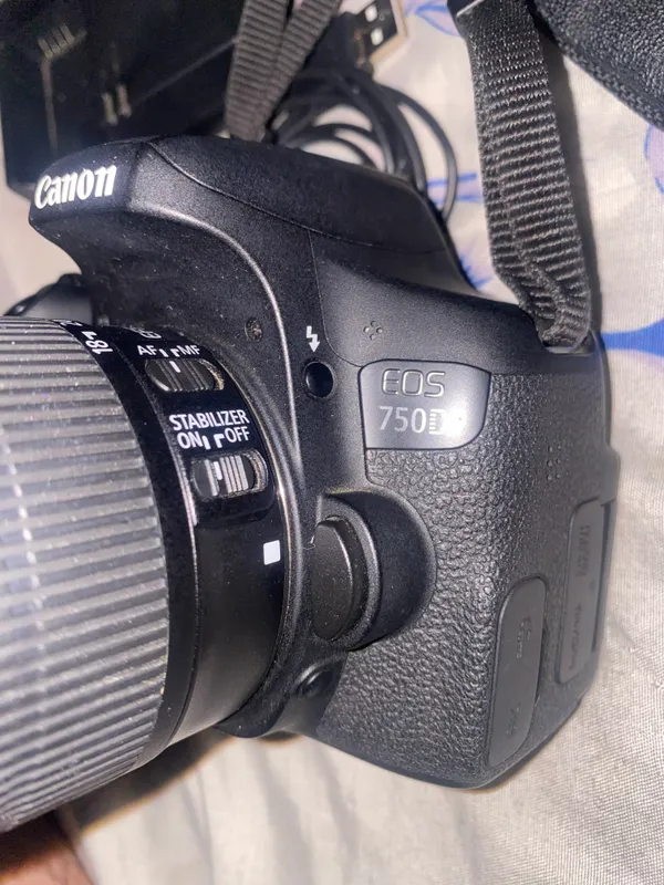 Фотоаппарат Canon EOS 750D 1 Фотоаппарат Canon EOS 750D 1
