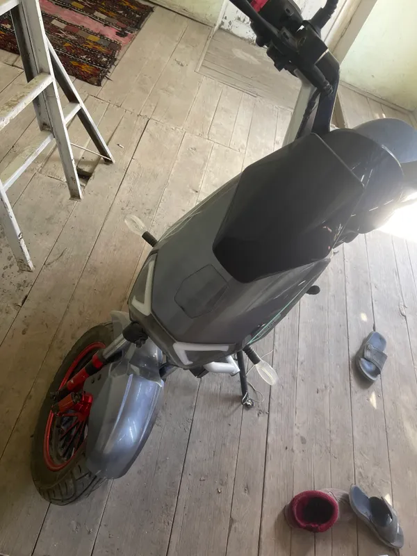 Skuter sotiladi 6 ta akyulmatrli Tezligi 60kh — фото 1