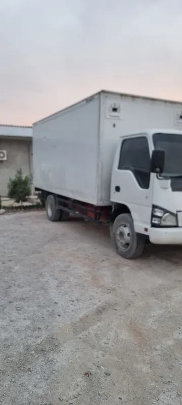 Isuzu gruzavoy furgon 4 Isuzu gruzavoy furgon 4