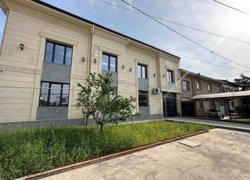 Продается здание под офис Ор-р: круг Рохат 1000м2 — фото 1