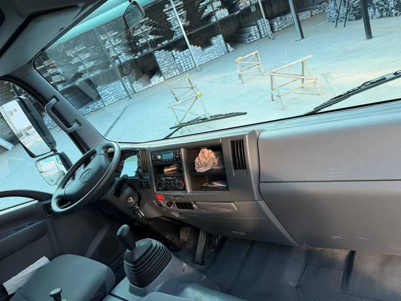 Isuzu 5.9 metr Pochti Yangi Kam Haydalgan Ideal xoxlaydiganlar uchun 6