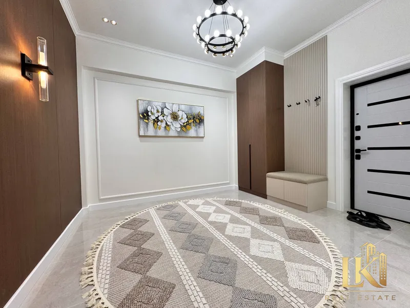 Продаётся 4-комнатная квартира в ЖК Poytaxt Residence (Яшнабадский район)