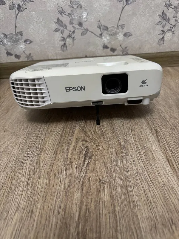 Epson h971b eb-e500 Projector epson h Projector epson h971b eb-e — фото 1