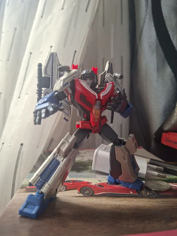 Прода модельку Blokees Transformers one Starscream 2 Прода модельку Blokees Transformers one Starscream 2