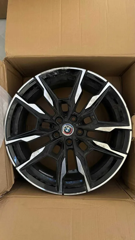 Заводские диски от bmw i4 m50, оригинал, 3шт R19 (не комплект) 3 Заводские диски от bmw i4 m50, оригинал, 3шт R19 (не комплект) 3
