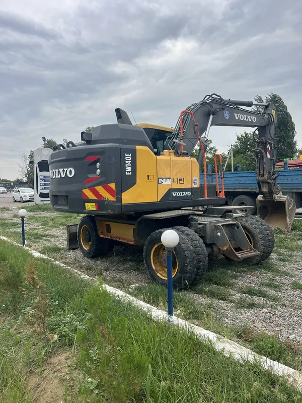 Ekskavator sotilad srochna