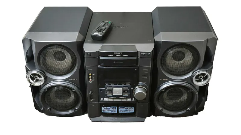 Продам музыкальный центр Sony HCD-DX50 в отличном состоянии — фото 1
