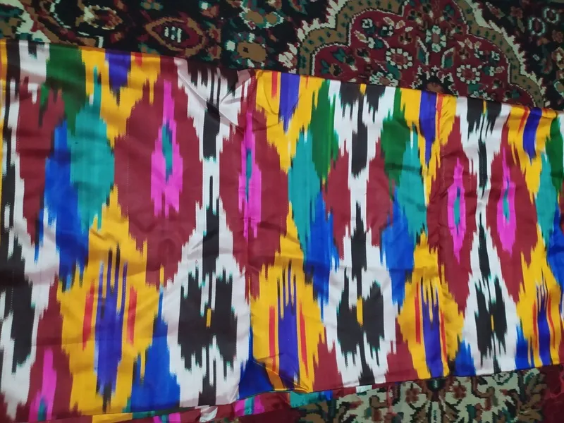 Продаётся атласная ткань, новая: 1 м — 50 тысяч, всего 6 м Продаётся атласная ткань, новая: 1 м — 50 тысяч, всего 6 м